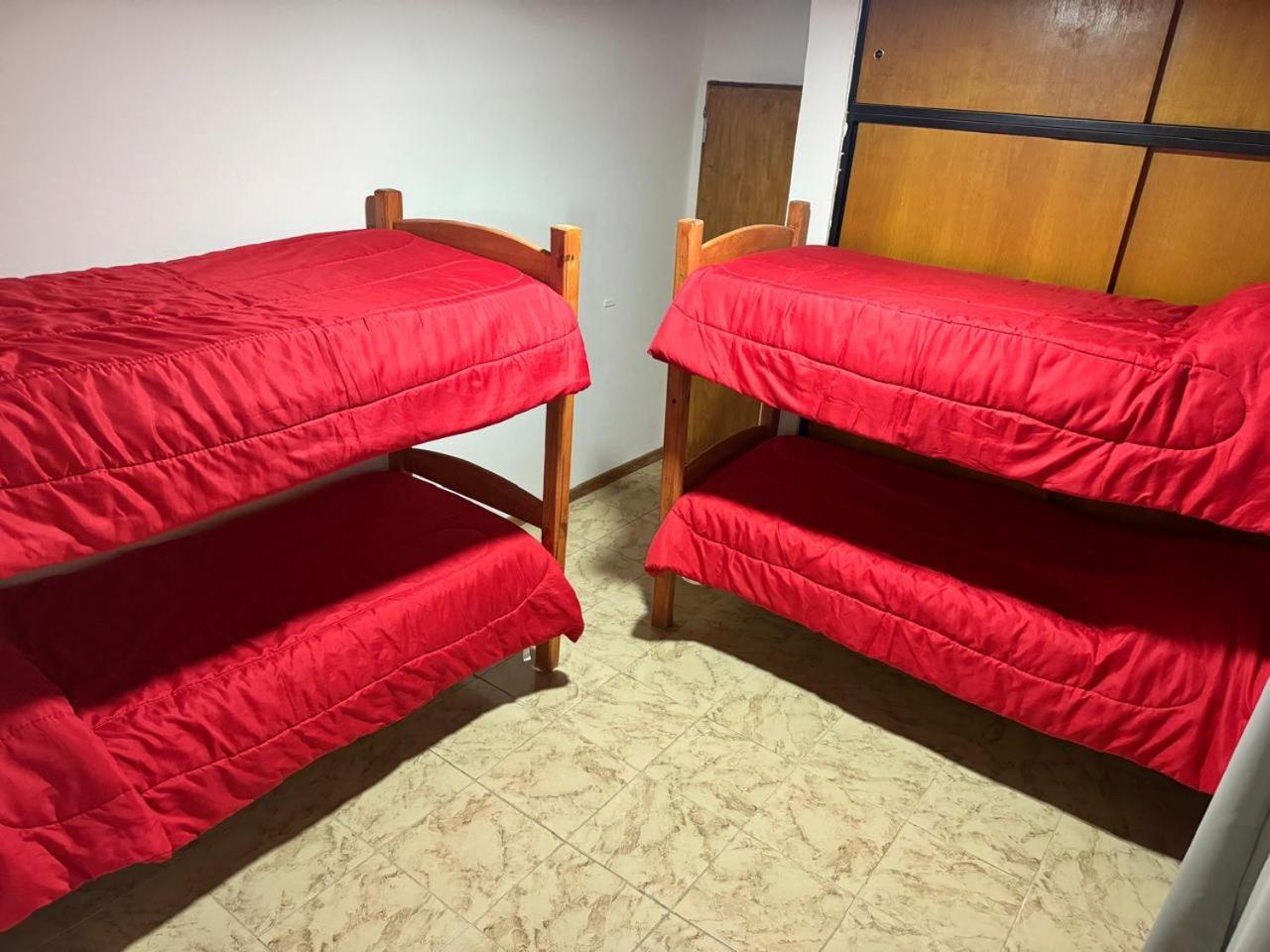 אל קלפטה Hostal Leolei מראה חיצוני תמונה