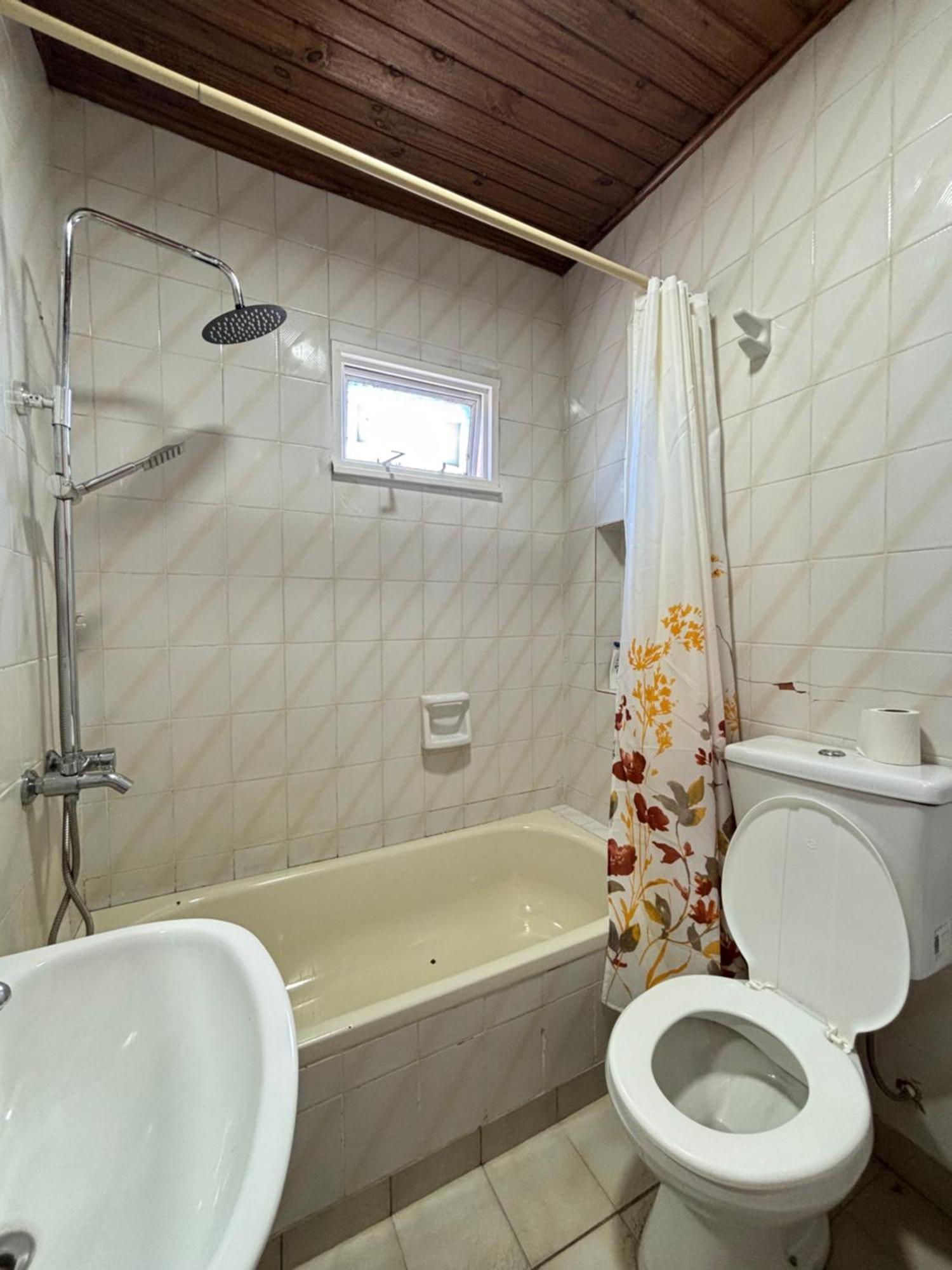 אל קלפטה Hostal Leolei מראה חיצוני תמונה
